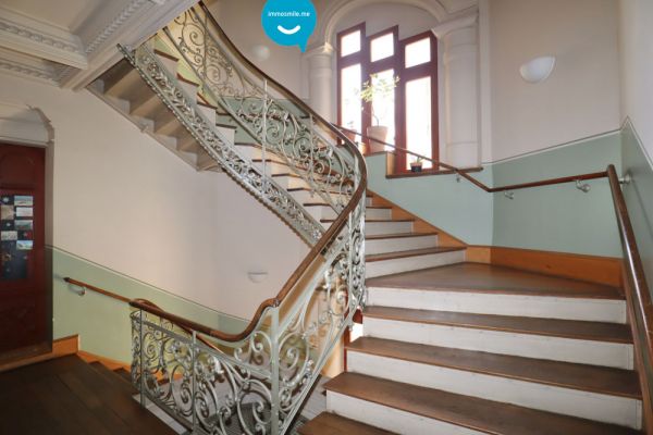 3-Raum in Chemnitz • separates WC • Laminat • imposante Jugendstilvilla • Altbau • mit Einbauküche!