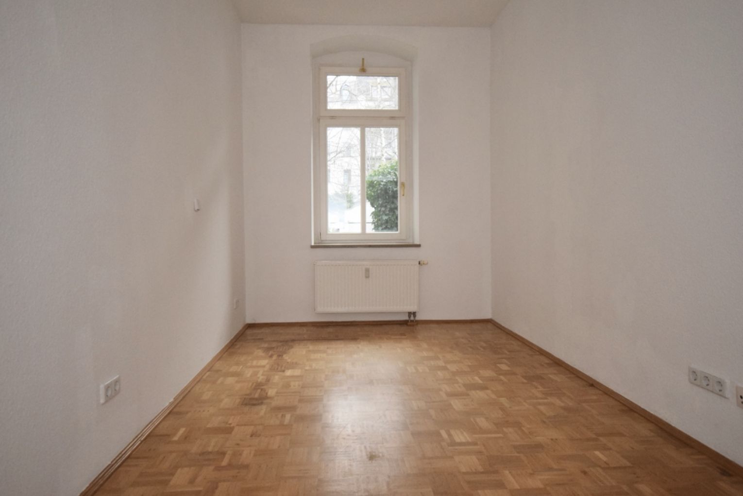 3-Raum Wohnung in Chemnitz • Parkett • Balkon • Wanne • Aufzug • Jugendstil • jetzt anrufen