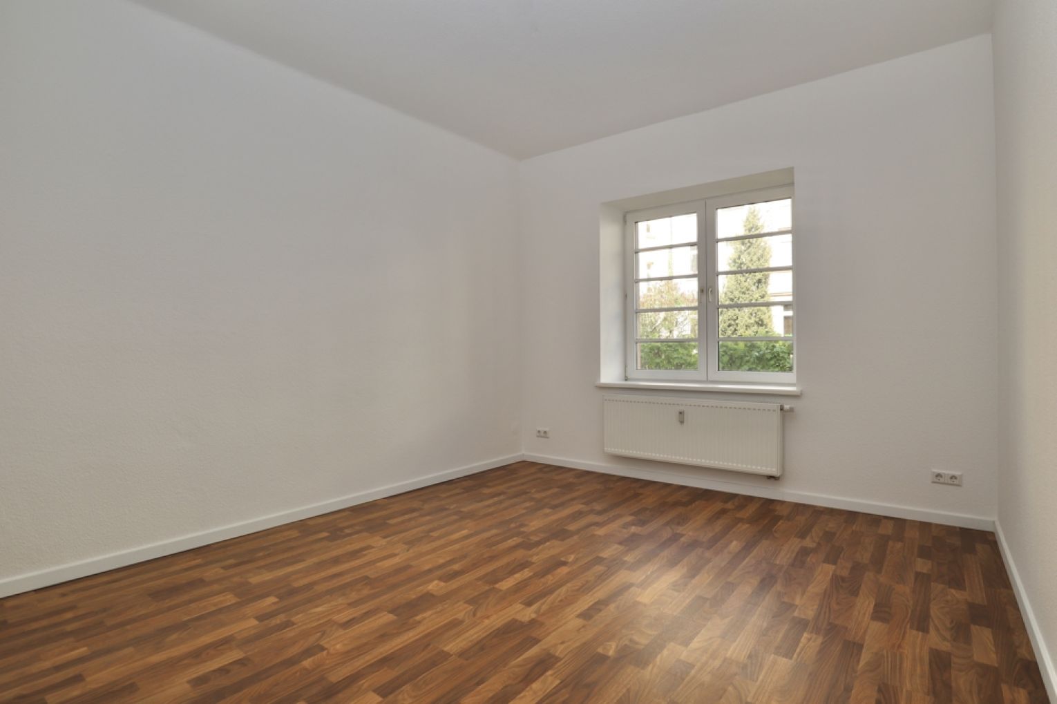 Einbauküche • Erdgeschoss • Kaßberg • 2-Raum Wohnung • Balkon • Tageslichtbad • jetzt anrufen
