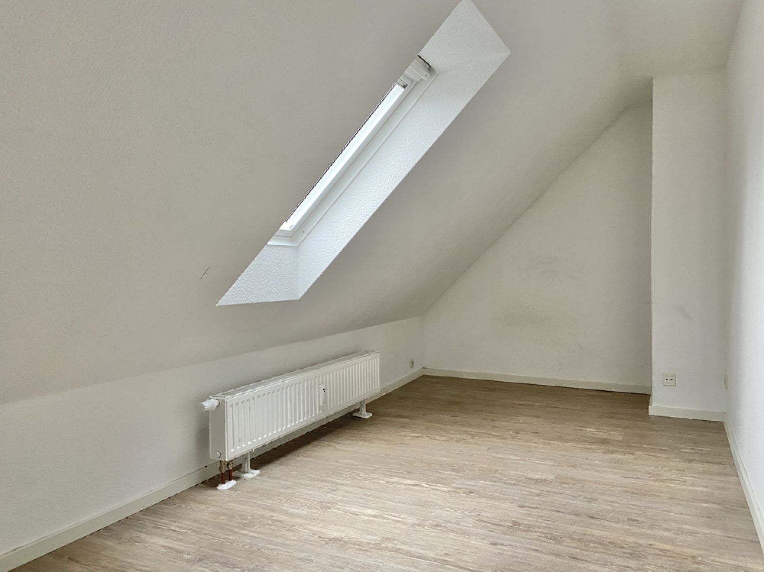 Schnell sein lohnt sich • Maisonettewohnung mit Balkon • Küche • 4 Zimmer • Limbach-Oberfrohna