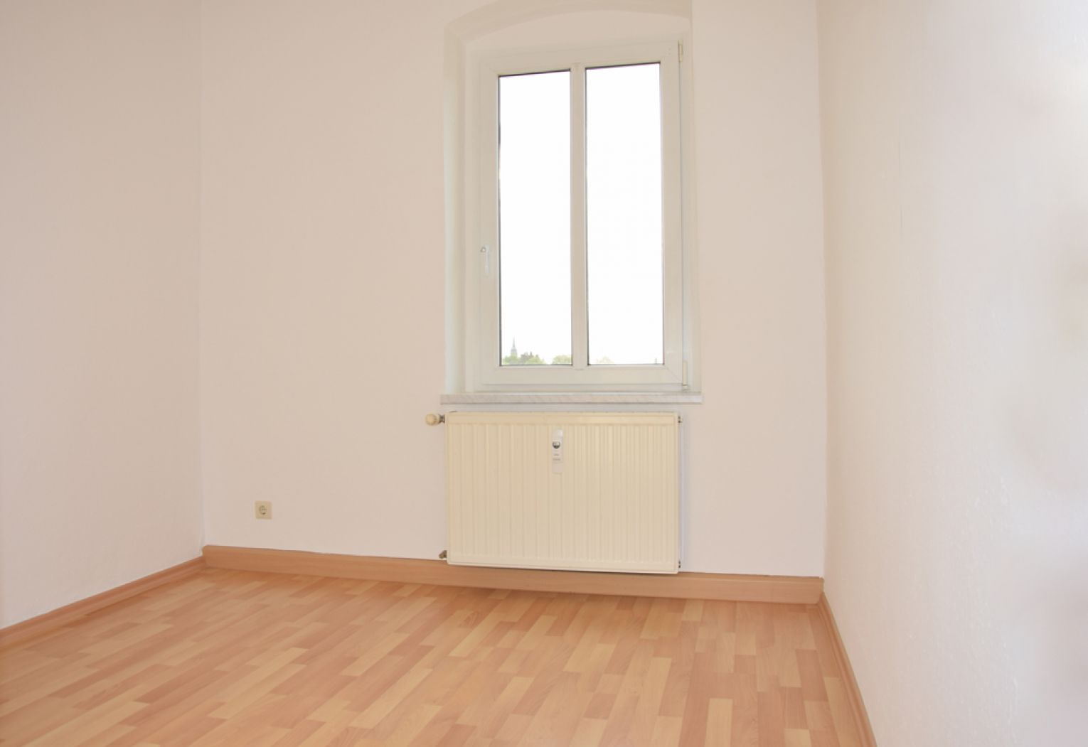 3 Zimmer • Laminat • Bad mit Wanne • Gartenmitbenutzung • Limbach-Oberfrohna • schnell Termin machen