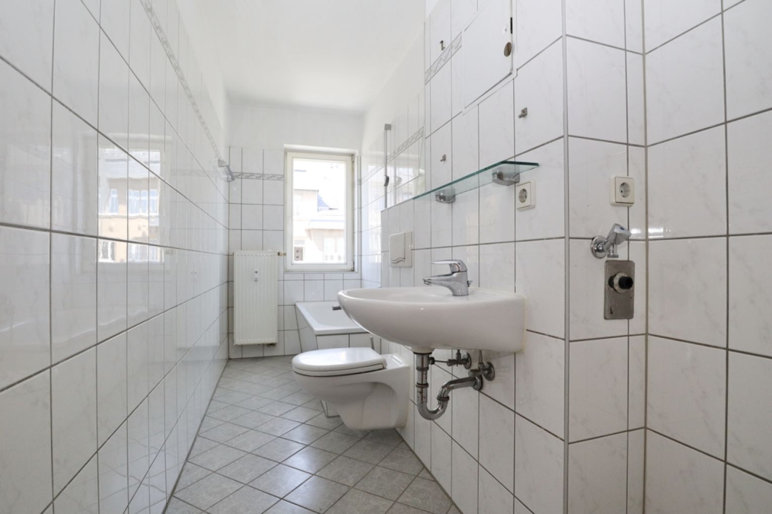 2-Raum Wohnung • Uni-Campus • Balkon • zentrale Lage • in Chemnitz • große Küche • jetzt anrufen 