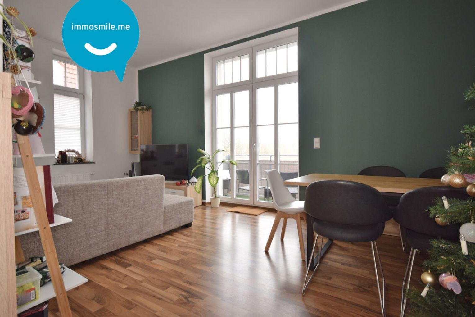 Ebersdorf • 2 Zimmer • Sonnenbalkon • Bad mit Wanne und Dusche • Stellplatz • Aufzug • TOP 