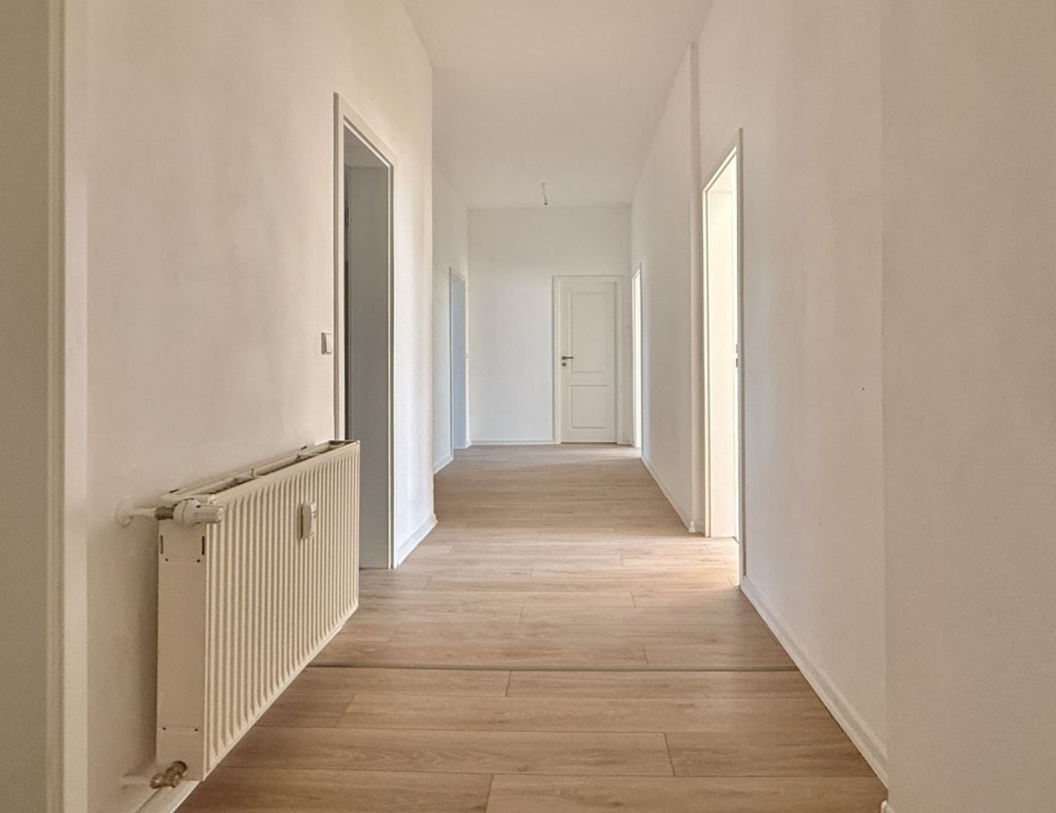 Alles Neu! • 4 Zimmer • offene Küche • Tageslichtbad mit Wanne • Gäste WC • zentrumsnahe Lage
