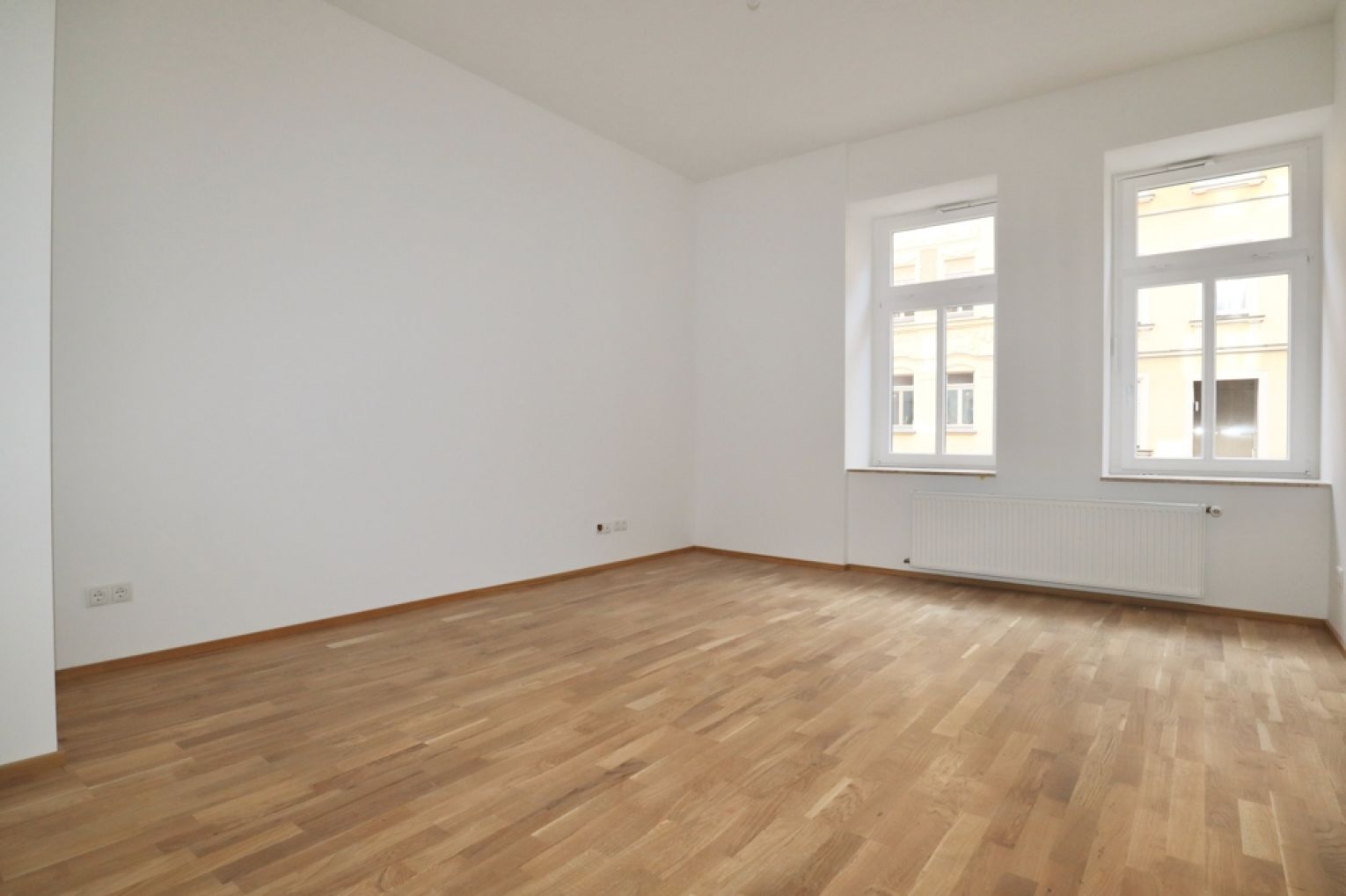 4-Raum Wohnung • Terrasse • Tageslichtbad • Wanne/Dusche • Einbauküche • Stellplatz • jetzt anrufen
