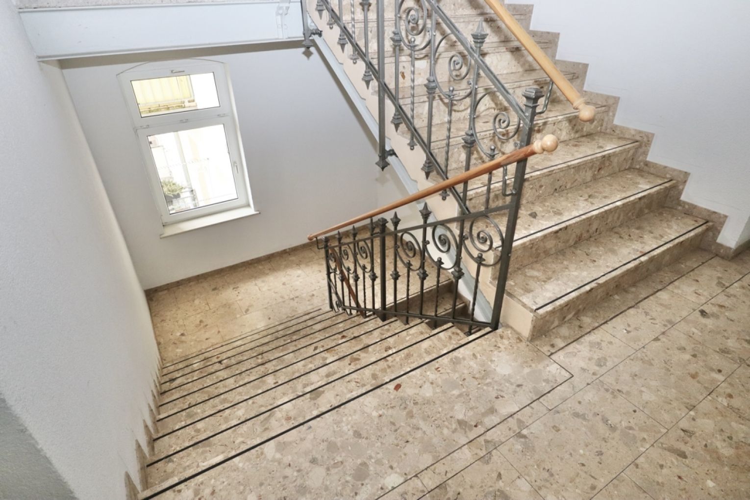 2-Raum Wohnung • Balkon • Schloßchemnitz • zur Miete • Tiefgarage • Wanne&Dusche • jetzt anrufen