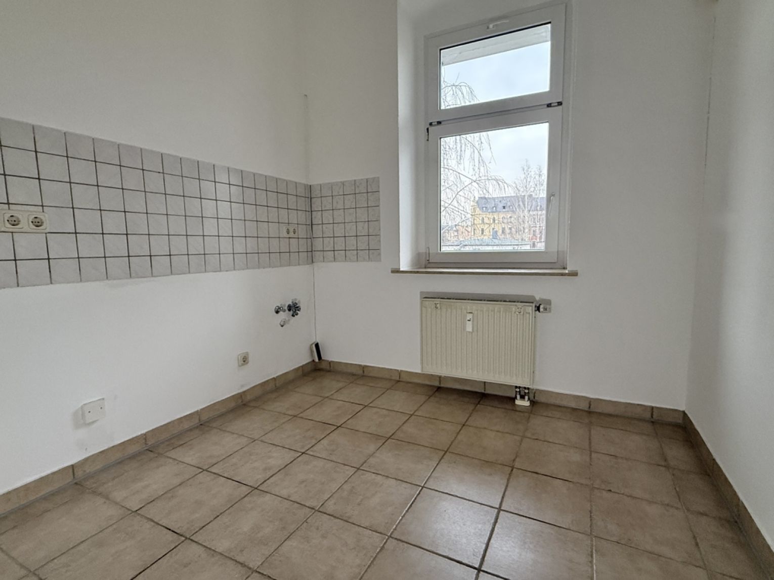 Schloßchemnitz • 2 Zimmer • Balkon • schickes neues Laminat • ruhige Lage • gleich mal anschauen!?