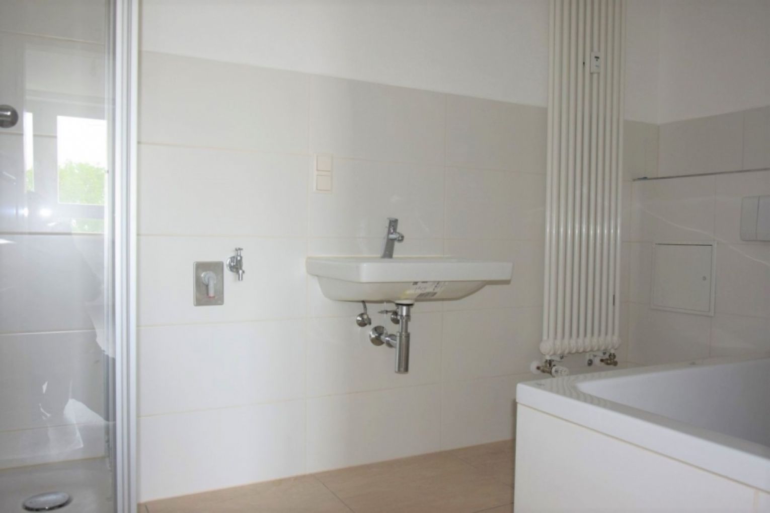 Dachterrasse mit tollem Ausblick • 4-Zimmer • Wohnküche • Laminat • Individuell einrichtbar