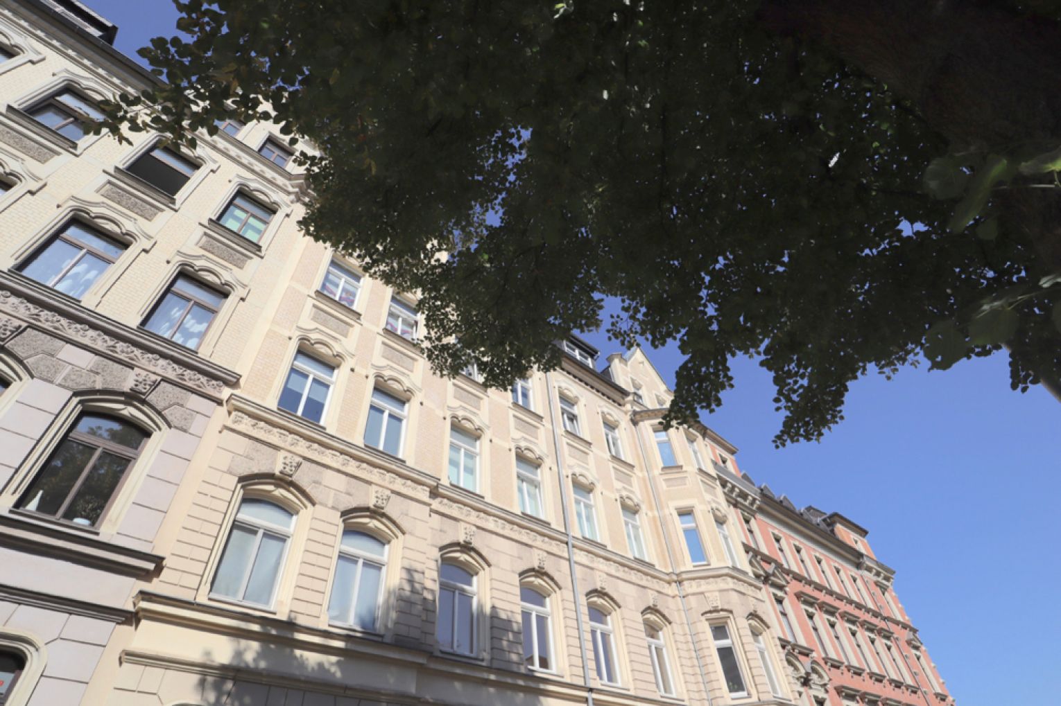 Kaßberg • Dachgeschoss • Maisonette • mit Küche • SCHNELL sein