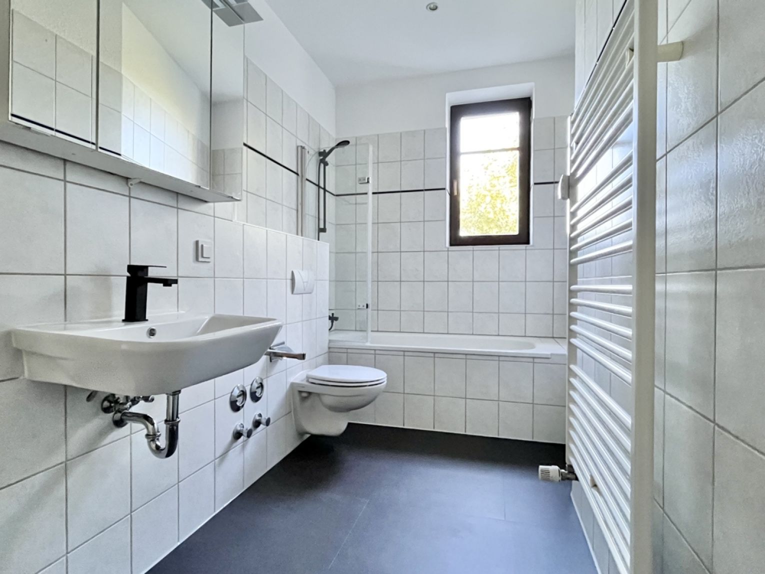 2 Zimmer • in Schloßchemnitz • Altbau • vermietet • Balkon • Einbauküche • Eigentumswohnung • kaufen