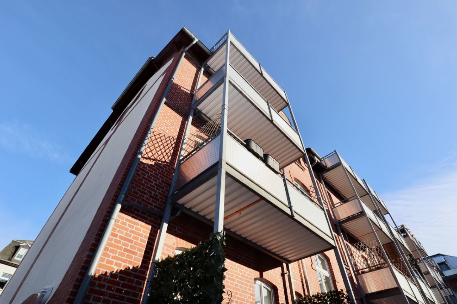 2 Zimmer • Dachgeschoss • mit Balkon • vermietet • Eigentumswohnung • schnell sein und kaufen