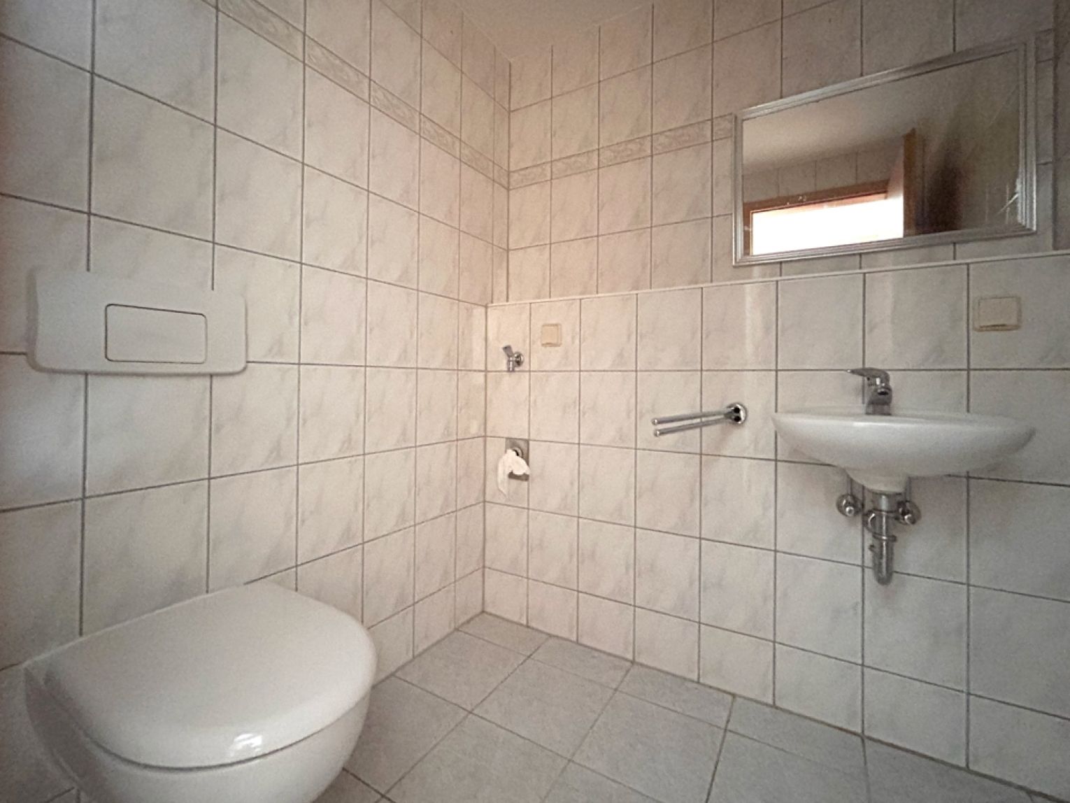 2-Zimmer Wohnung • Kaßberg • Wanne • Chemnitz • Dachgeschoss • Singlewohnung • Mieten!!