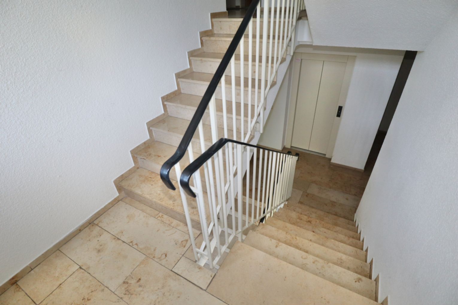 2-Zimmer • Lutherviertel • Einbauküche • Dachgeschoss • Aufzug • in Chemnitz • jetzt anmieten!
