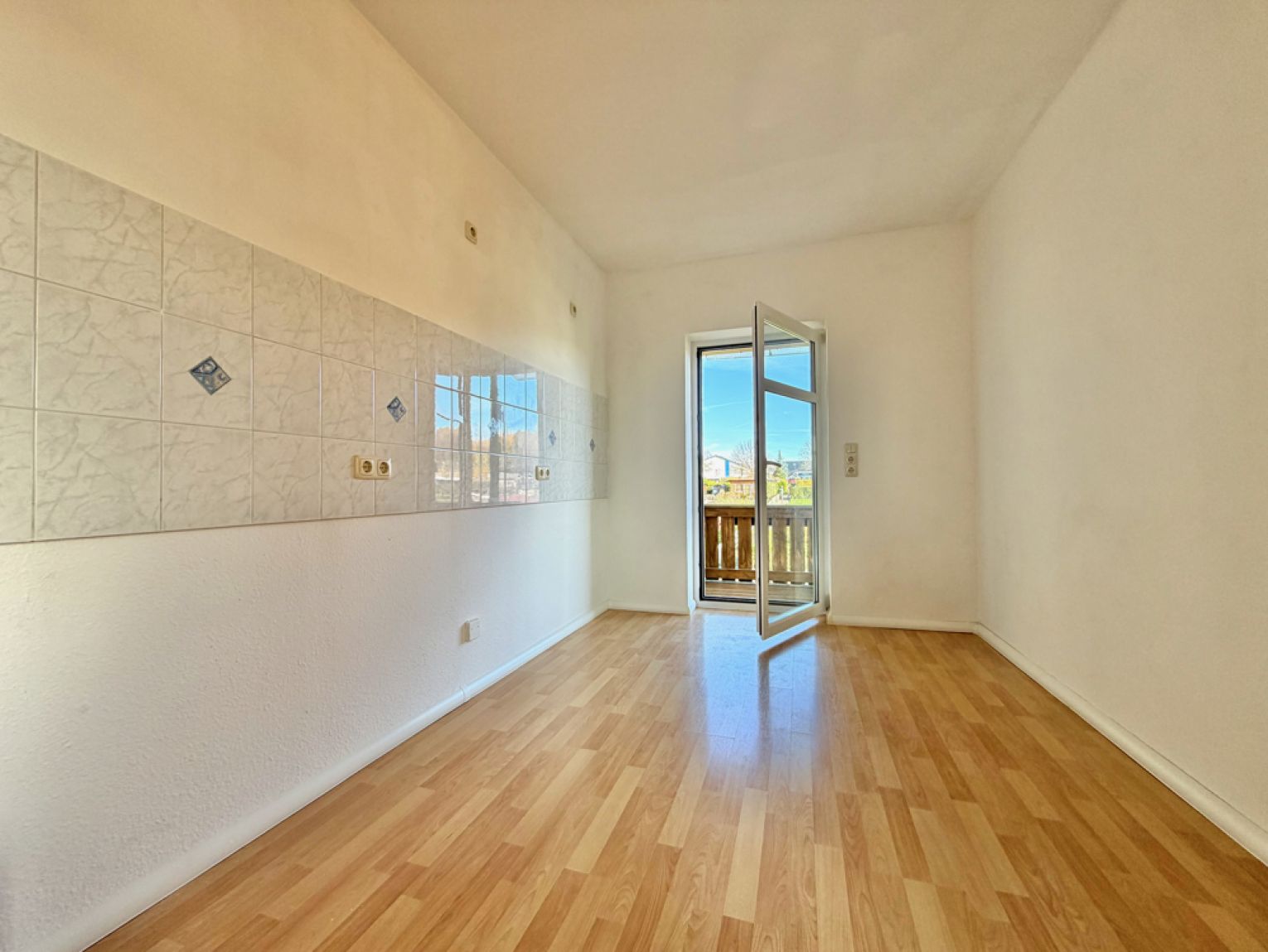 4 Zimmer • in Hartmannsdorf • mit Balkon • ideale Familiengröße • zur Miete • jetzt anrufen!