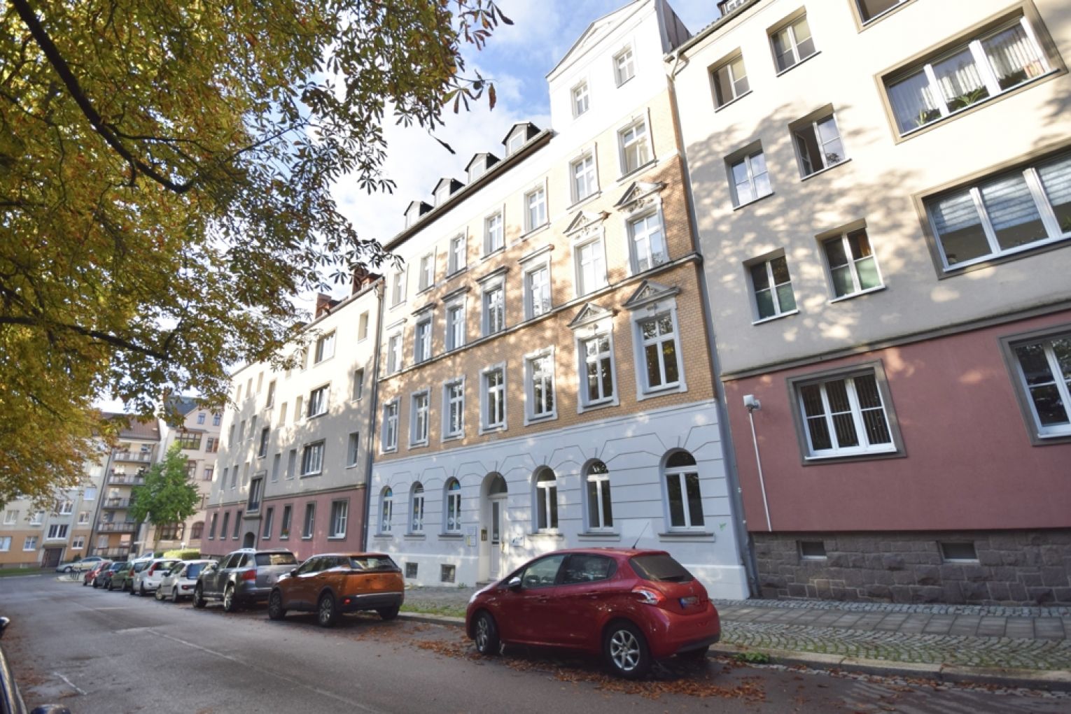 Dachgeschoss • Kaßberg • 2 Raum Apartment • Bad mit Dusche • neues Laminat • Einbauküche • Kaßberg
