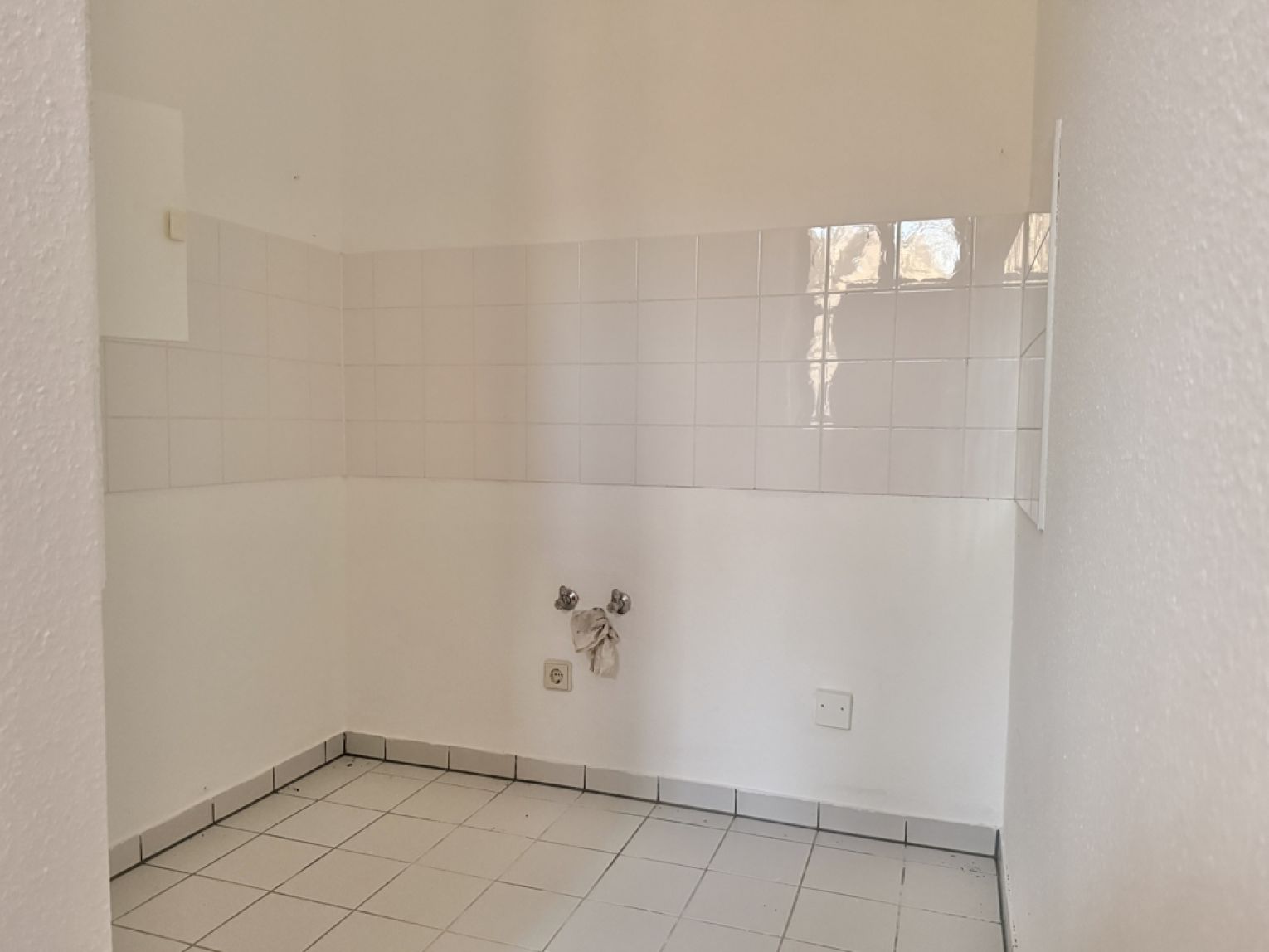 1Zimmer • offene kleine Küche • Sanitäranlage • ruhig gelegen