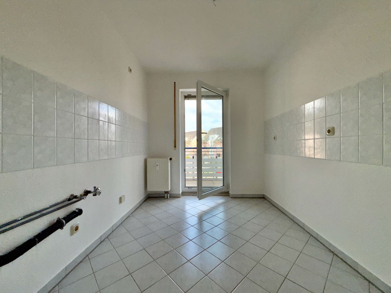 3 Zimmer • mit Balkon • Tiefgarage • zur Miete • in Chemnitz • Grüna • jetzt direkt anschauen!