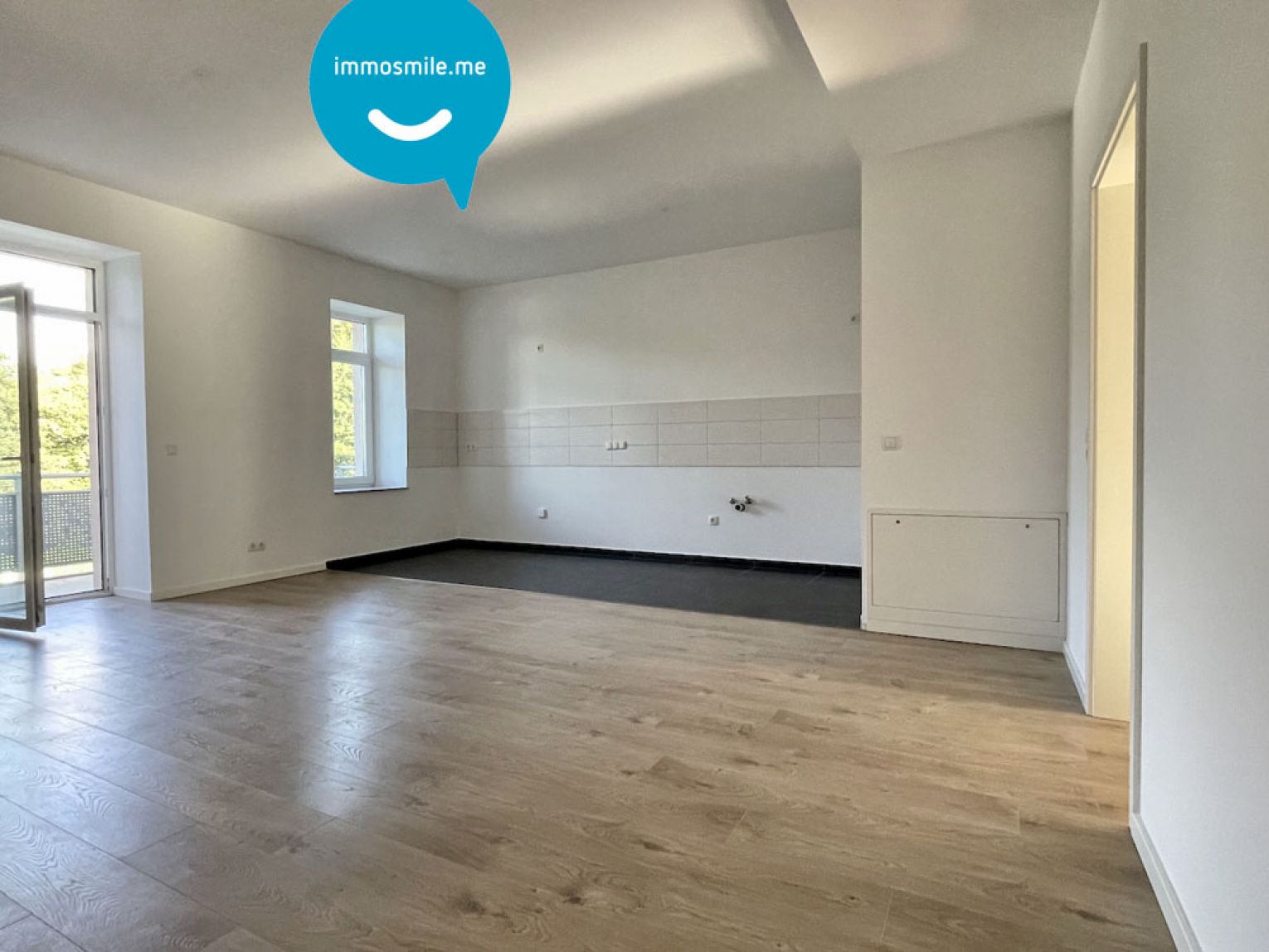 4-Raum • moderne offene Küche • großer Balkon • 2 Bäder mit Wanne+Dusche • Grillplatz • Stellplatz