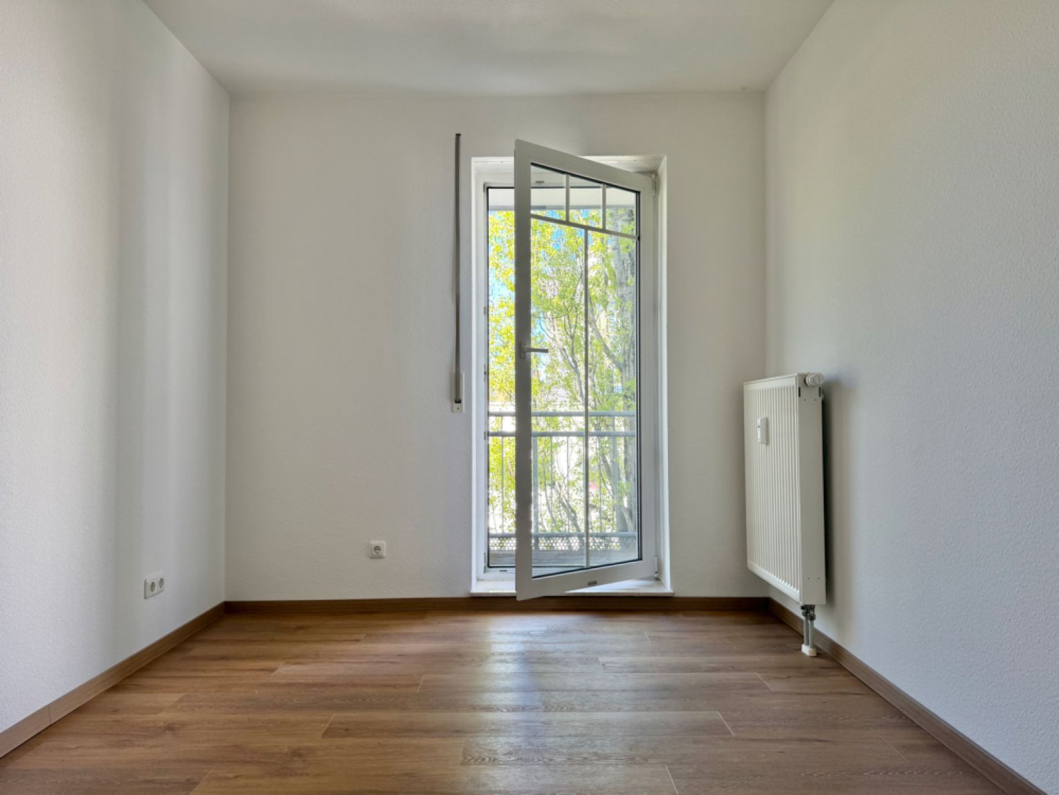 mit Balkon • Einbauküche • neu saniert • zur Miete • 2 Zimmer • in Chemnitz • nähe zur Universität!