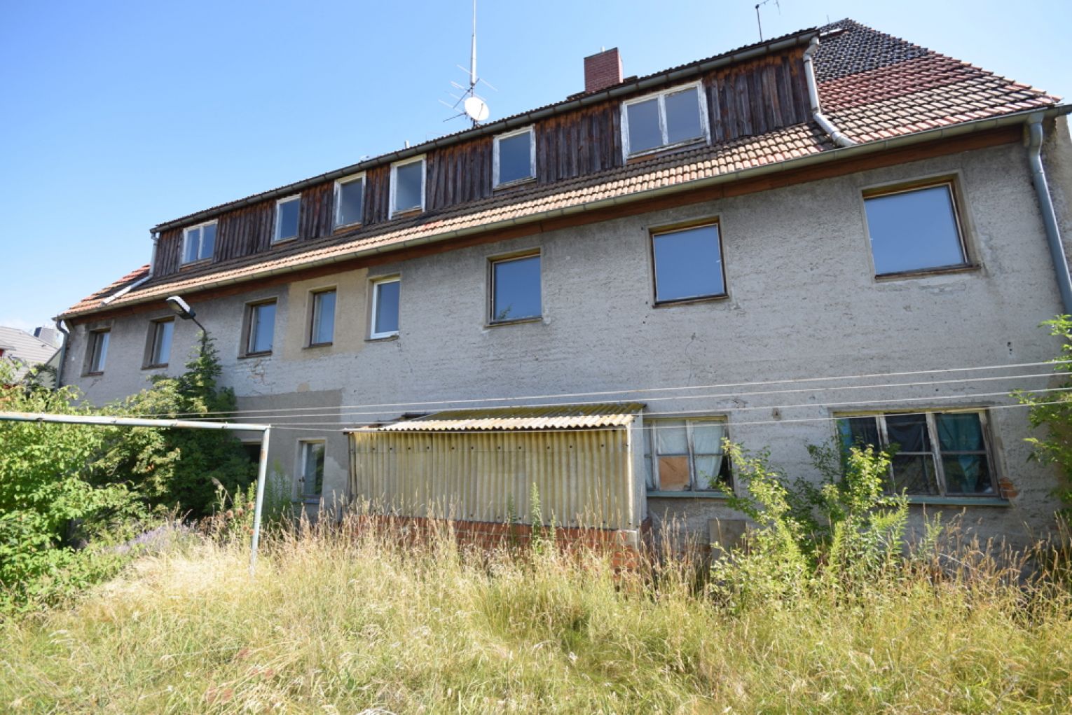 Sanierungsobjekt • 624 qm Wohnfläche • 20km von Landeshauptstadt Dresden entfernt • Share Deal mögl.