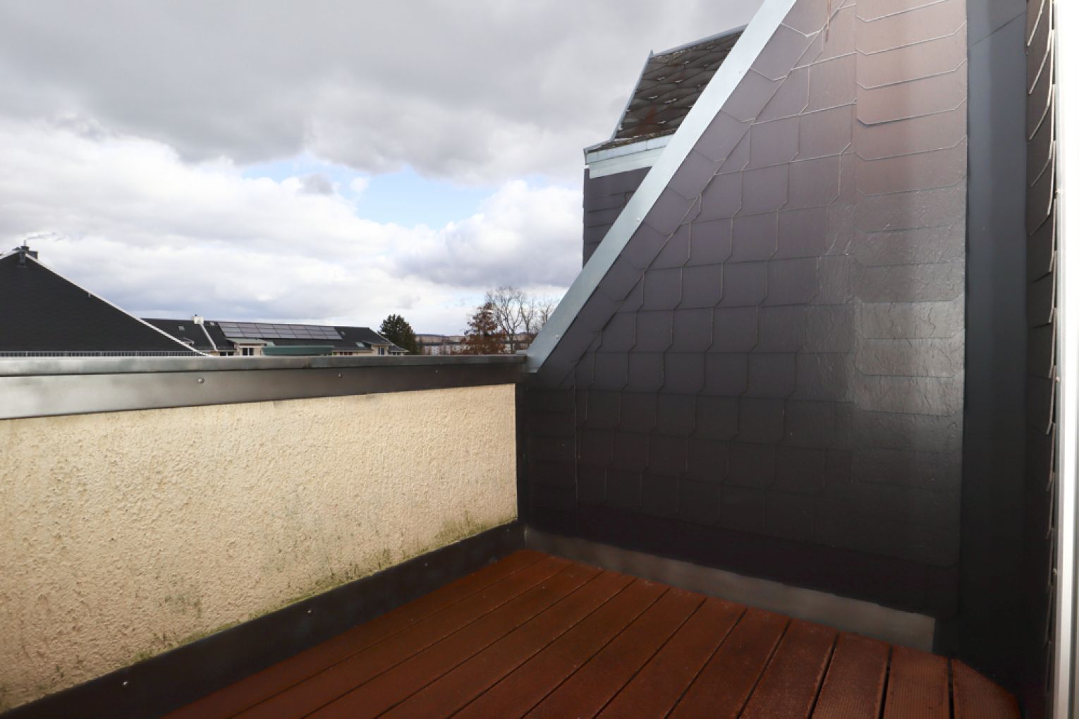 Dachgeschoss • 3-Zimmer Wohnung • Gablenz • Stellplatz • Terrasse • Chemnitz • Tageslichtbad • Miete