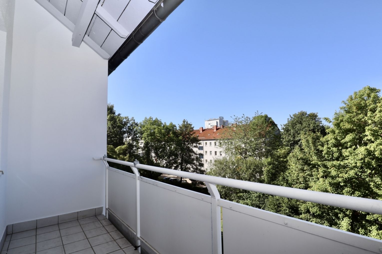Balkon • Tageslichtbad • Wanne • Stellplatz • 3-Zimmer Wohnung in Chemnitz • Zentrum • jetzt anrufen