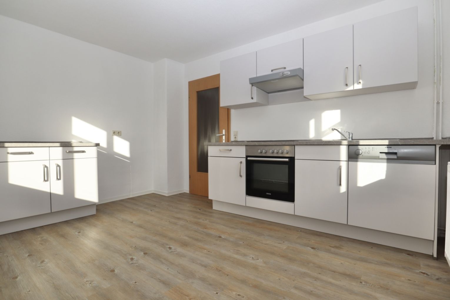 2 Zimmer • Einbauküche • in Chemnitz • Tageslichtbad • am Küchwald  • Pachtgarten • jetzt anrufen!
