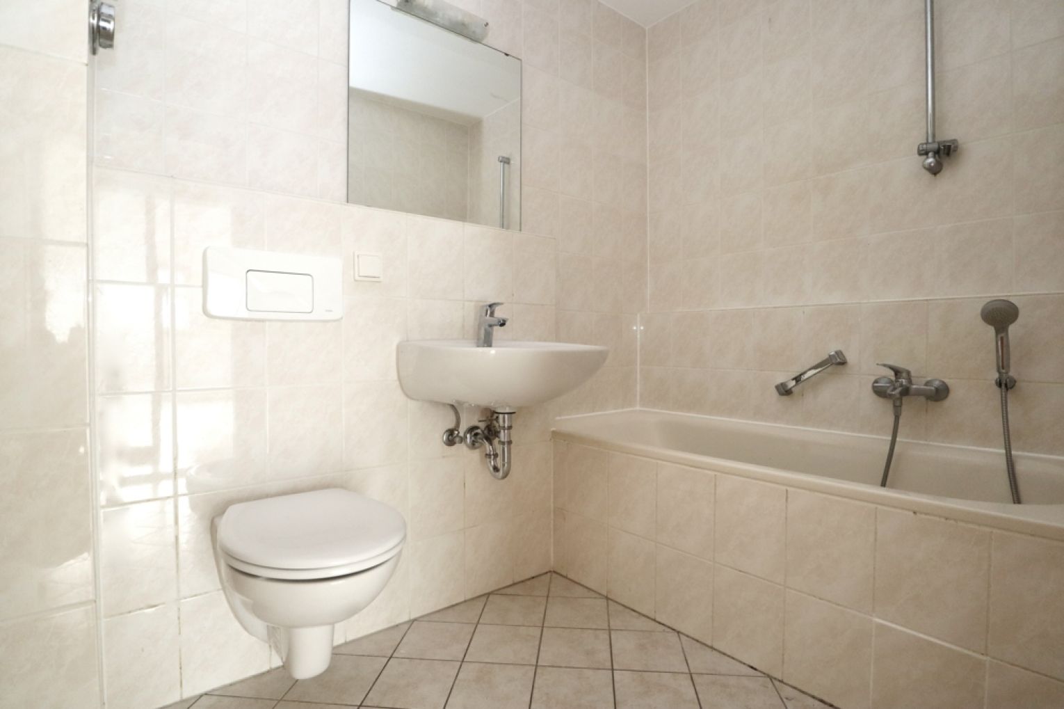 2-Raum Wohnung • in Chemnitz • ruhige Lage • Balkon • Tiefgarage • perfekte Anbindung • mieten!