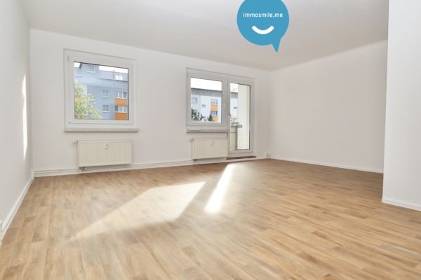 Hutholz • 2-Raum Wohnung • Balkon • ruhige Lage • offene Küche • Stellplatz • zur Miete