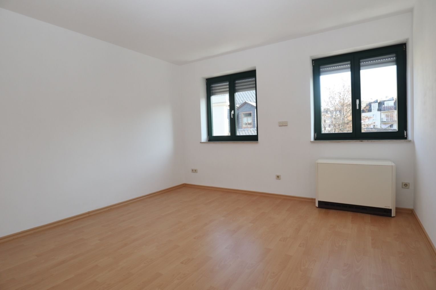 4-Zimmer • Balkon • Einbauküche • an der Chemnitz • Garten • schnell anrufen • Schloßchemnitz