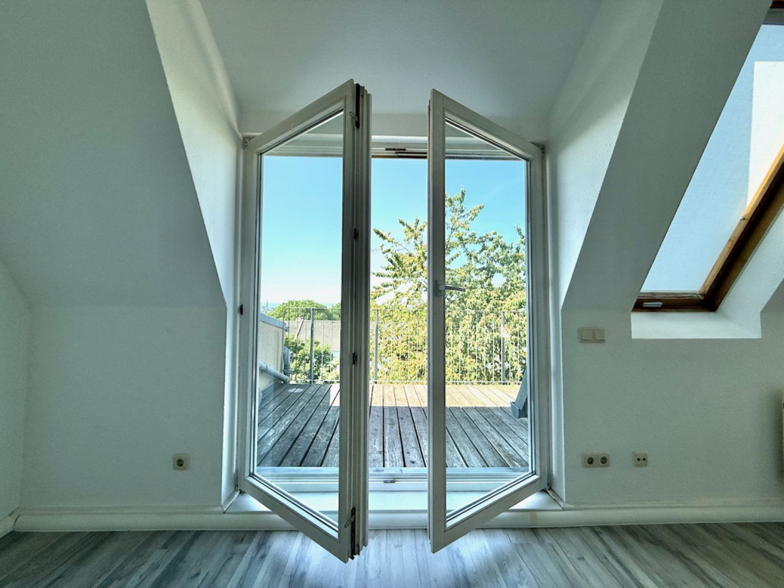 Chemnitz • Hilbersdorf • 2-Raum • zur Miete • Balkon • Einbauküche • ab sofort frei • direkt mieten!