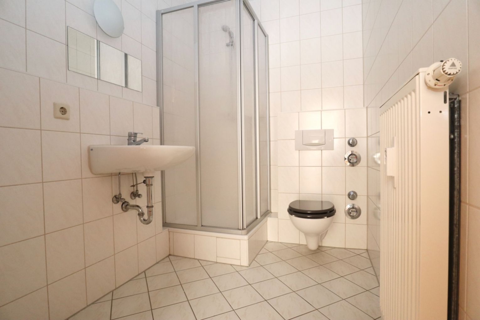Kaßberg • 2 Raum Wohnung • Dusche • gemütlicher Grundriss • Einbauküche • jetzt anrufen