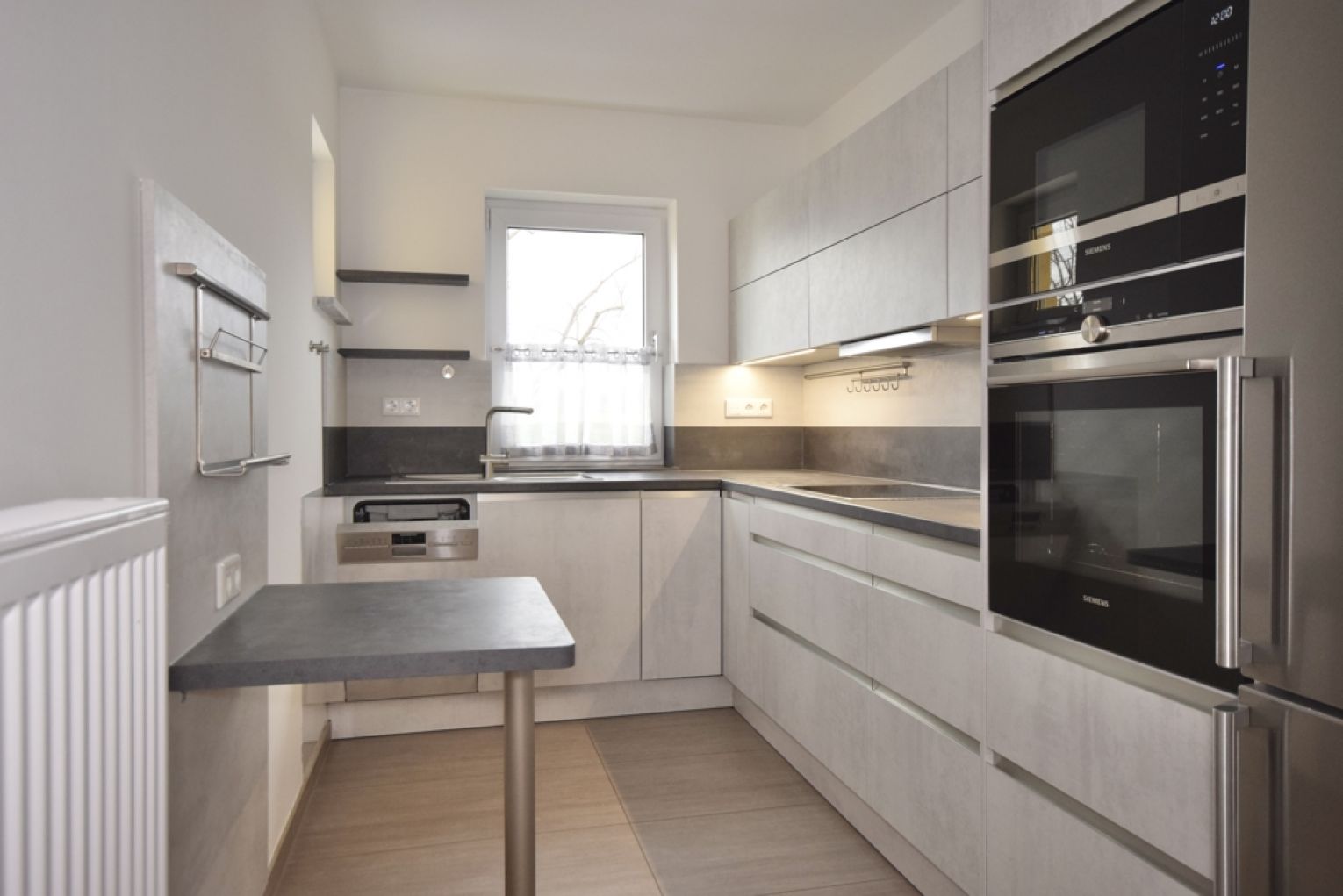 3 Zimmer • Eigentumswohnung • Rabenstein • 2 Balkone • Tiefgarage • Einbauküche • Top-Lage • Bad Neu