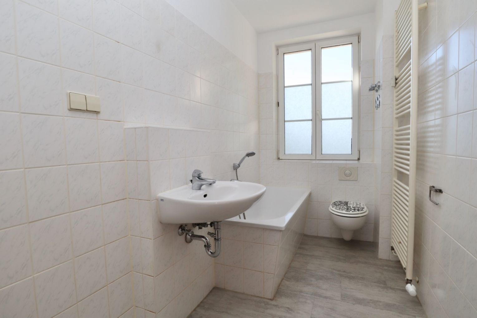 2-Zimmer Wohnung in Chemnitz • Balkon • Tageslichtbad • Wanne • Küche • Ebersdorf • jetzt anrufen