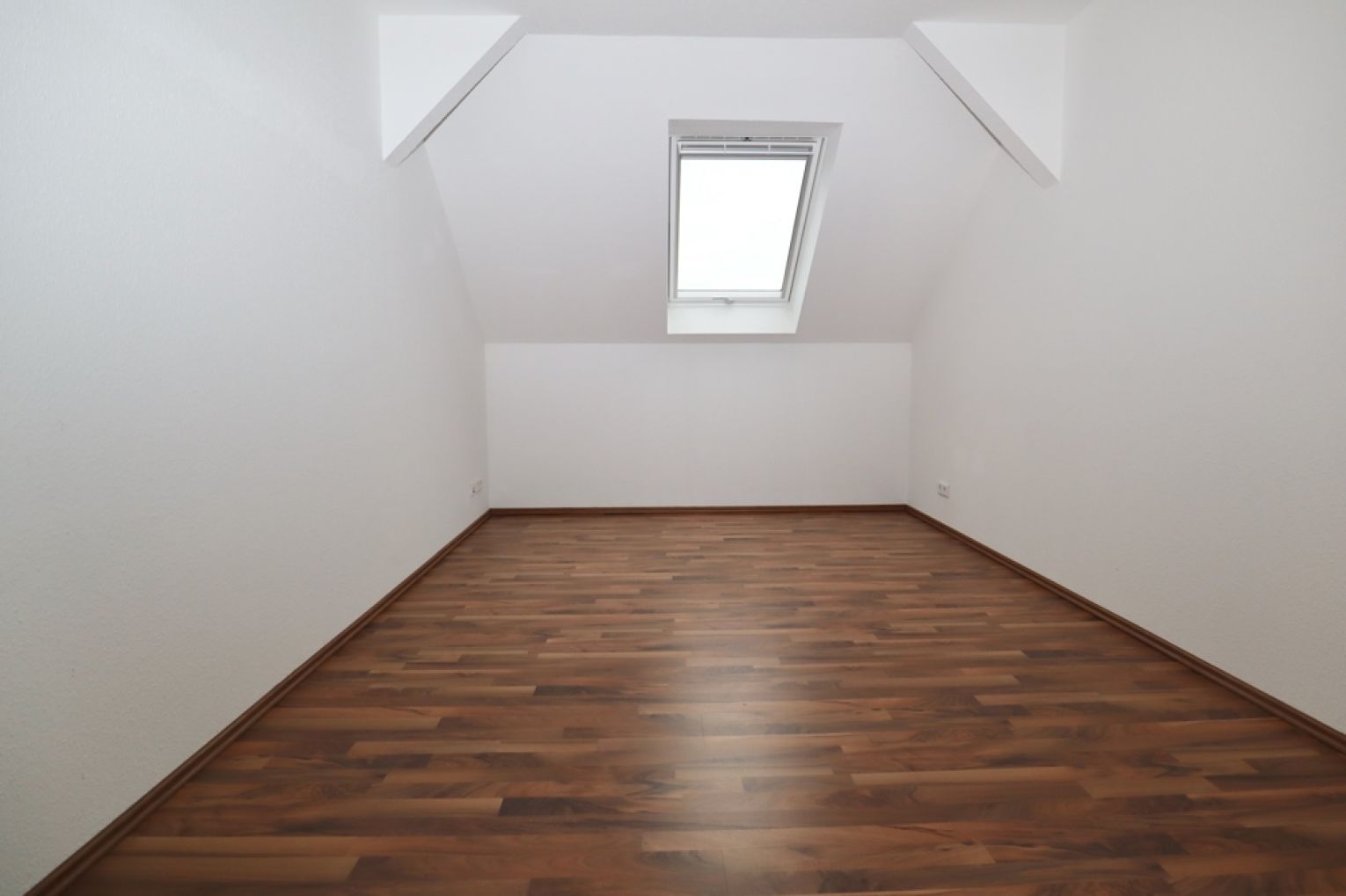 3-Raum Wohnung • in Chemnitz • Fußbodenheizung • Stellplatz • Schloßchemnitz • jetzt mieten - Photo 4