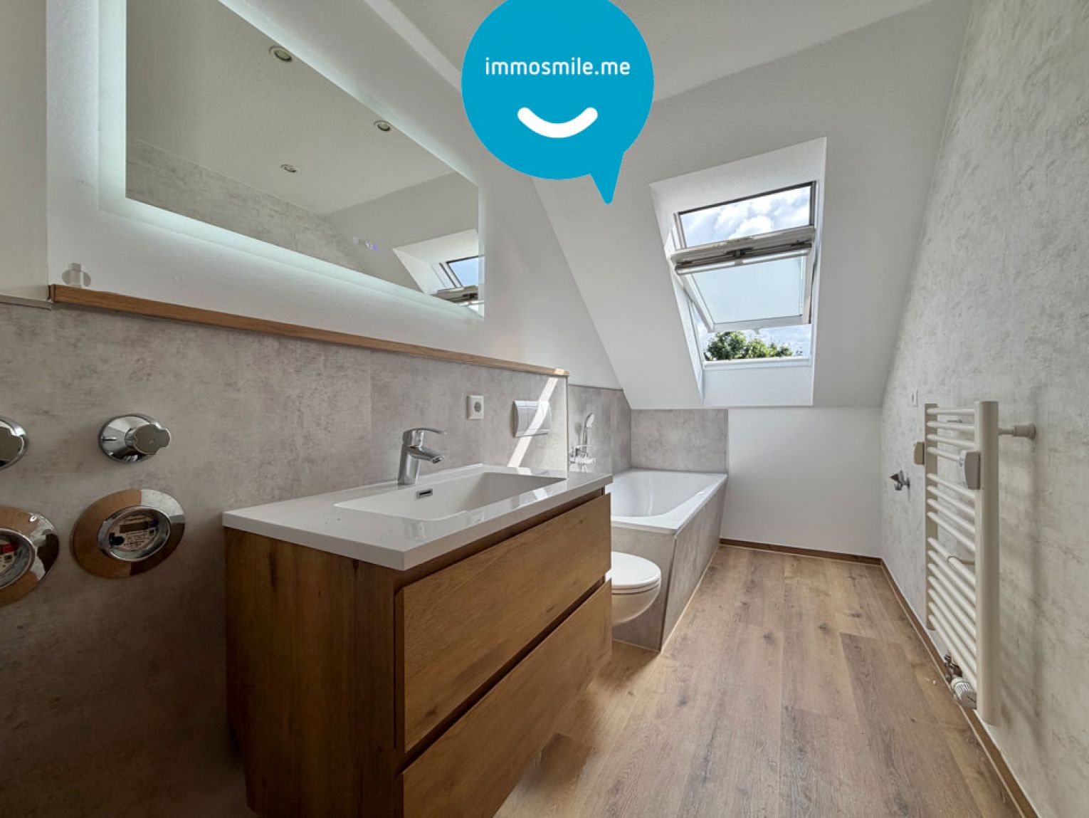 2 Zimmer • Balkon • Dachgeschoss • in Chemnitz • modern und neu • schnell sein und direkt mieten!