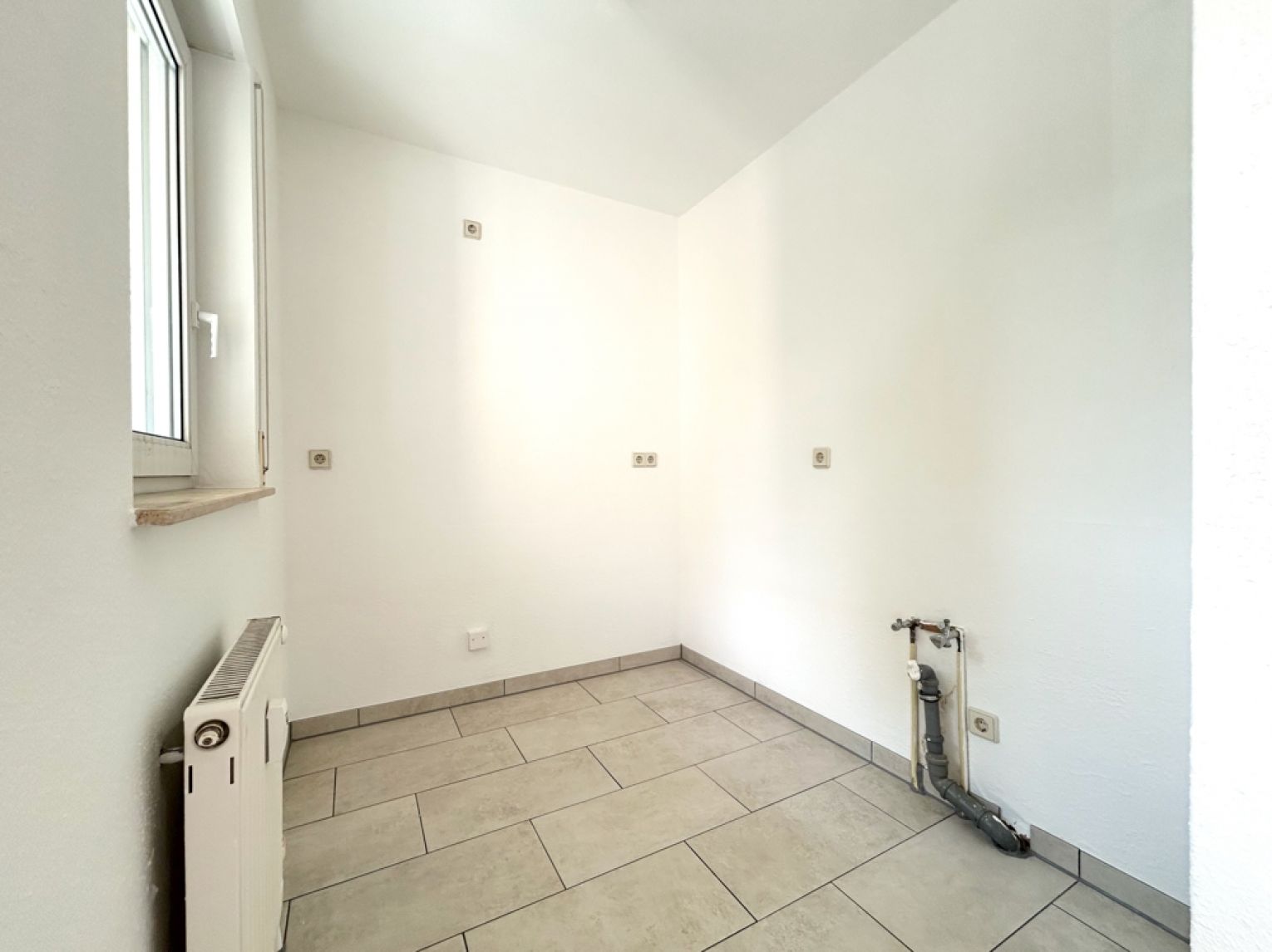2 Zimmer • individuell • mit Aufzug • Balkon • lichtdurchflutete Räume • mit Stellplatz