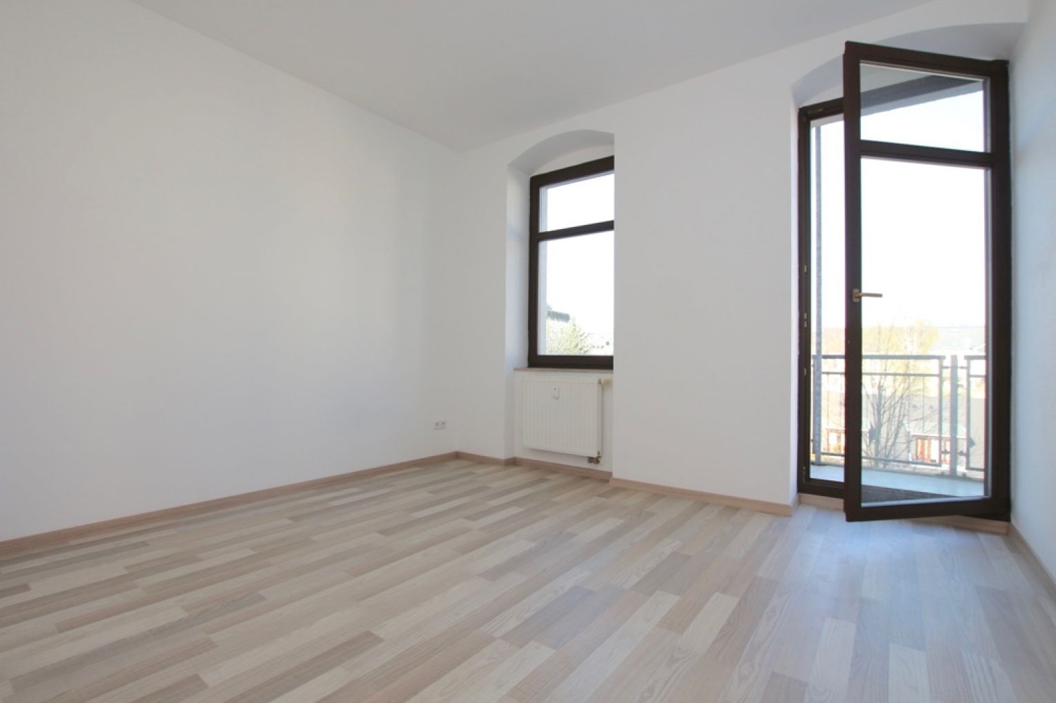 • beste Lage • in Schloßchemnitz • 3-Zimmer • mit Einbauküche • und Balkon • bald wieder frei!