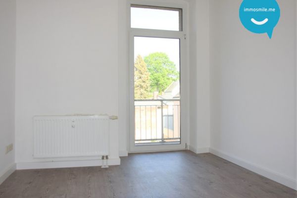 3-Zimmer • Limbach-Oberfrohna • zentrumsnah • mit Balkon • Laminat • Stellplätze • jetzt mieten!