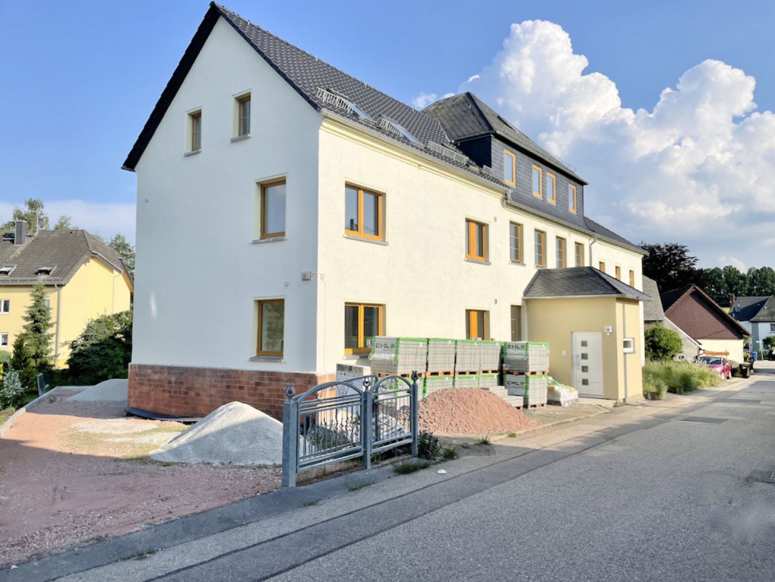 2-Zimmer • Laminat • Tageslichtbad mit Dusche • große Wohnküche • Stellplatz • jetzt anschauen