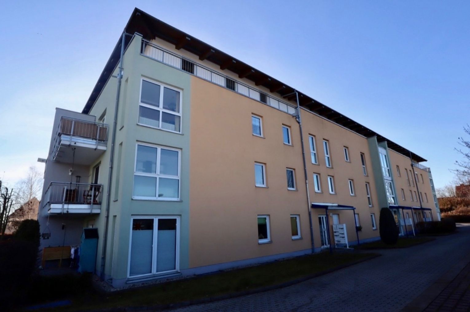 mit Terrasse • 2 Zimmer • Mietwohnung • Küche • TG-Stellplatz • ruhig gelegen • jetzt mieten