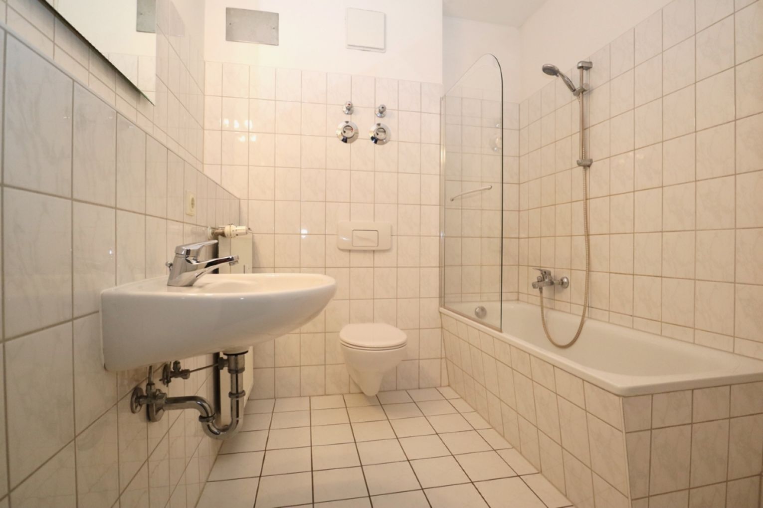 Kaßberg • Einbauküche • zur Miete • 2-Raum Wohnung • Dachgeschoss • jetzt anrufen