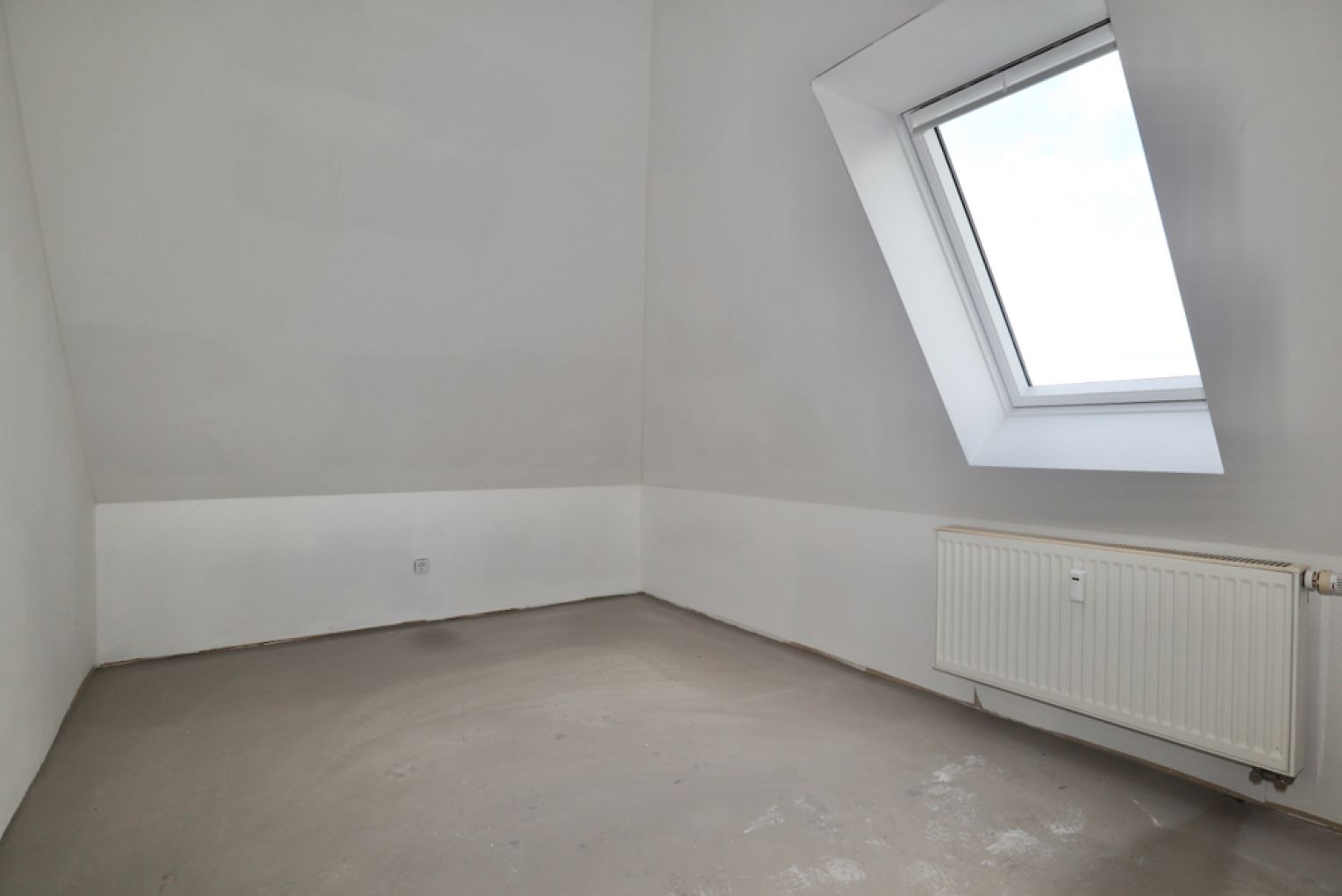Dachgeschoss • Balkon • Stellplatz • Erstbezug • Neukirchen • zur Miete • 3-Zimmer • schnell sein!