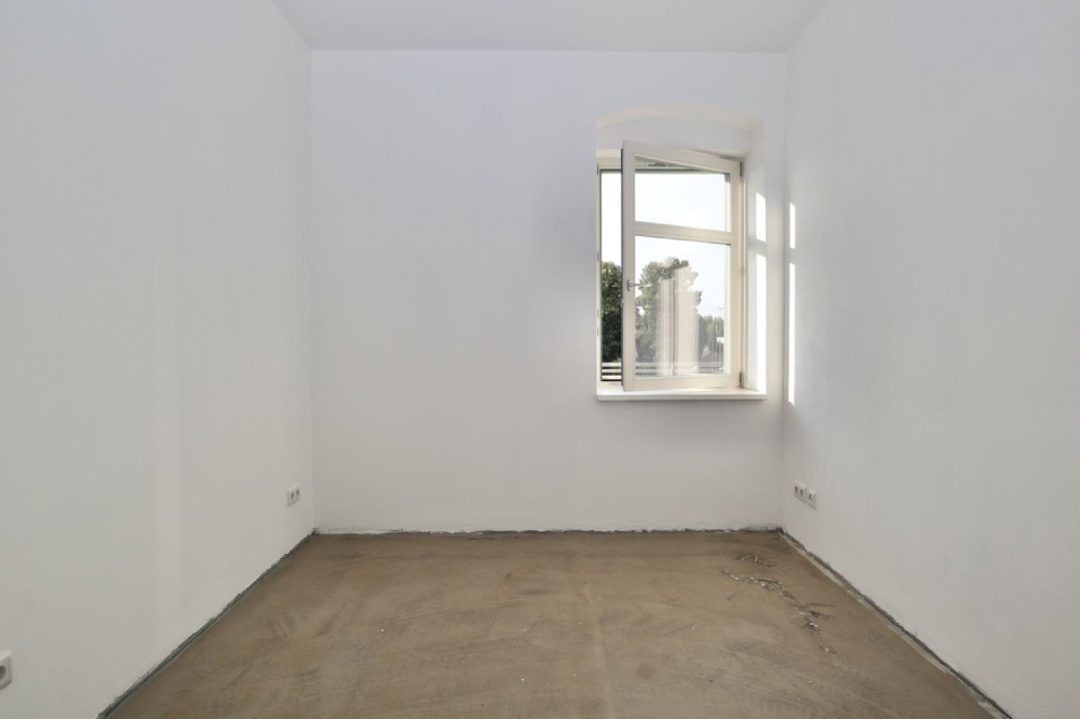 modern wohnen • Altchemnitz • 2-Raum Wohnung • Balkon  • Solartechnik • Fußbodenheizung • Stellplatz