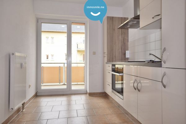 am Heimgarten • 2 Zimmer • Einbauküche • Laminat • Tageslichtbad mit Wanne • gedämmte Fassade!