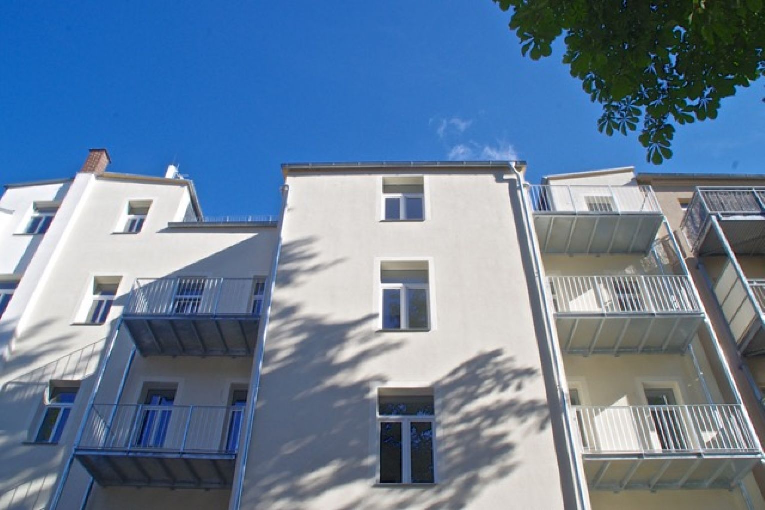 3-Zimmer • Dachgeschoss • Fussbodenheizung • Laminat • Stellplatz • Kaßberg • gleich anschauen?