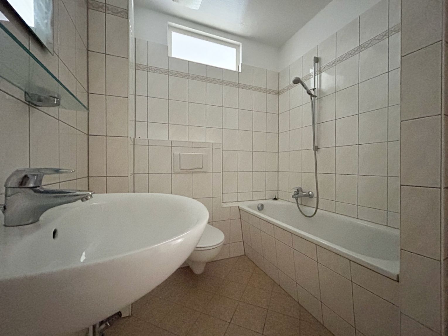 2-Raumwohnung • offene Küche • Einbauküche • Kaßberg • Balkon • zur Miete