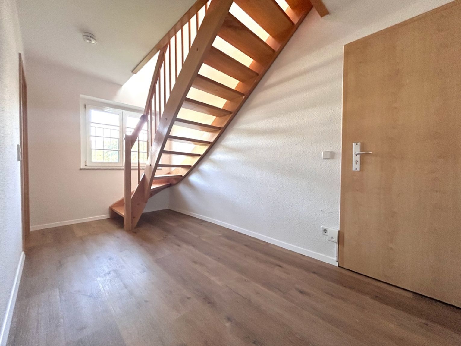 3-Raum Wohnung • im Dachgeschoss • mit Terrasse • offene Küche • Stellplatz • in Chemnitz • Gablenz