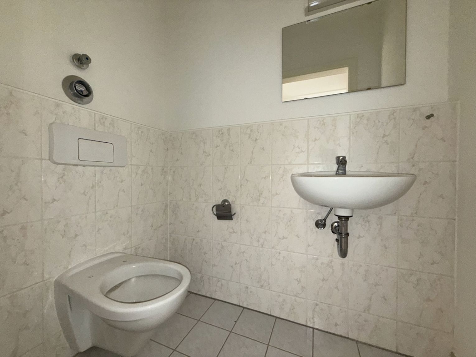 3 Zimmer • mit Balkon • Tiefgarage • zur Miete • in Chemnitz • Grüna • jetzt direkt anschauen!