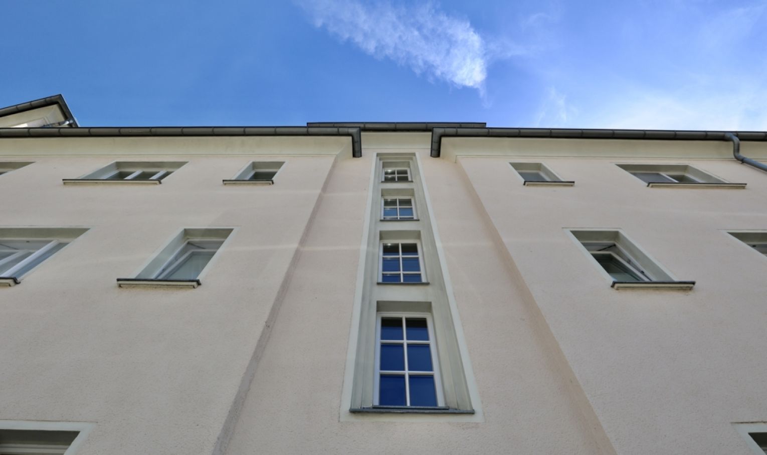 2-Raum Wohnung • Uni-Campus • Balkon • zentrale Lage • in Chemnitz • große Küche • jetzt anrufen 